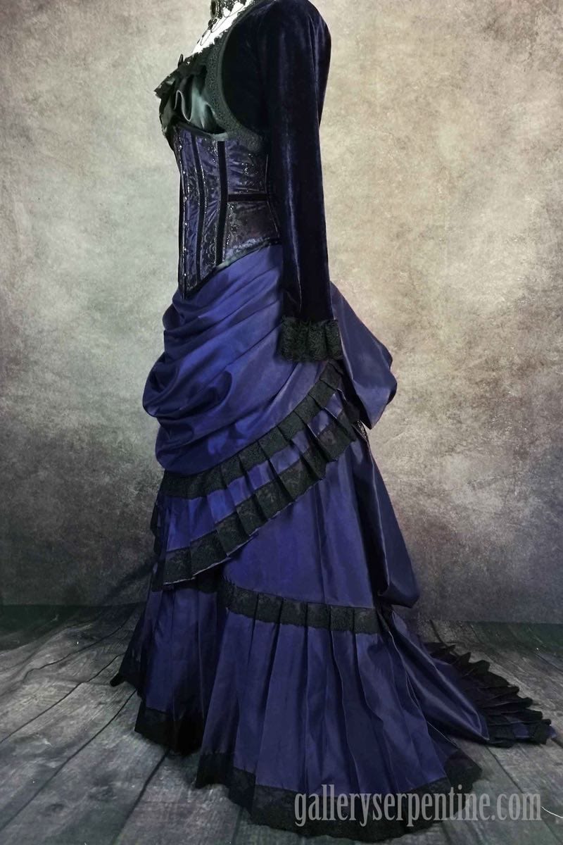 Gothic deals victorian dress