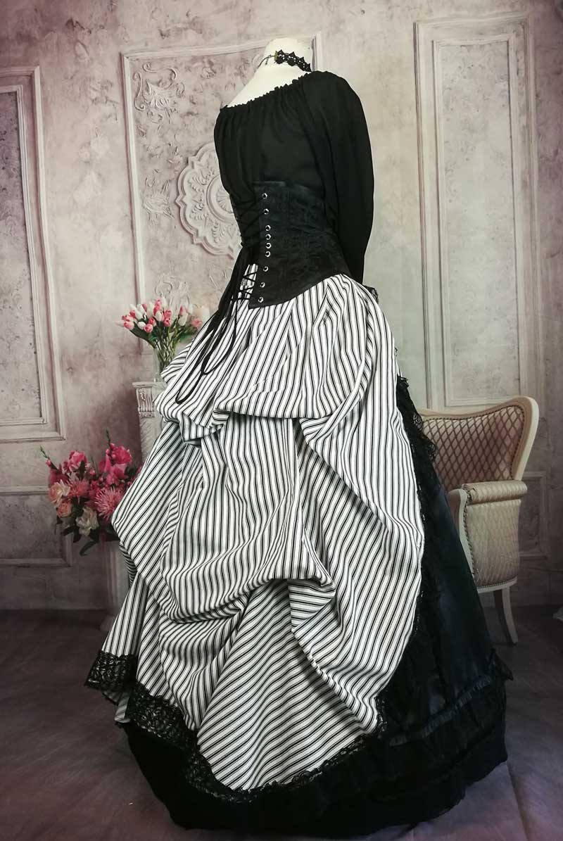 Black and white 2025 striped bustle skirt