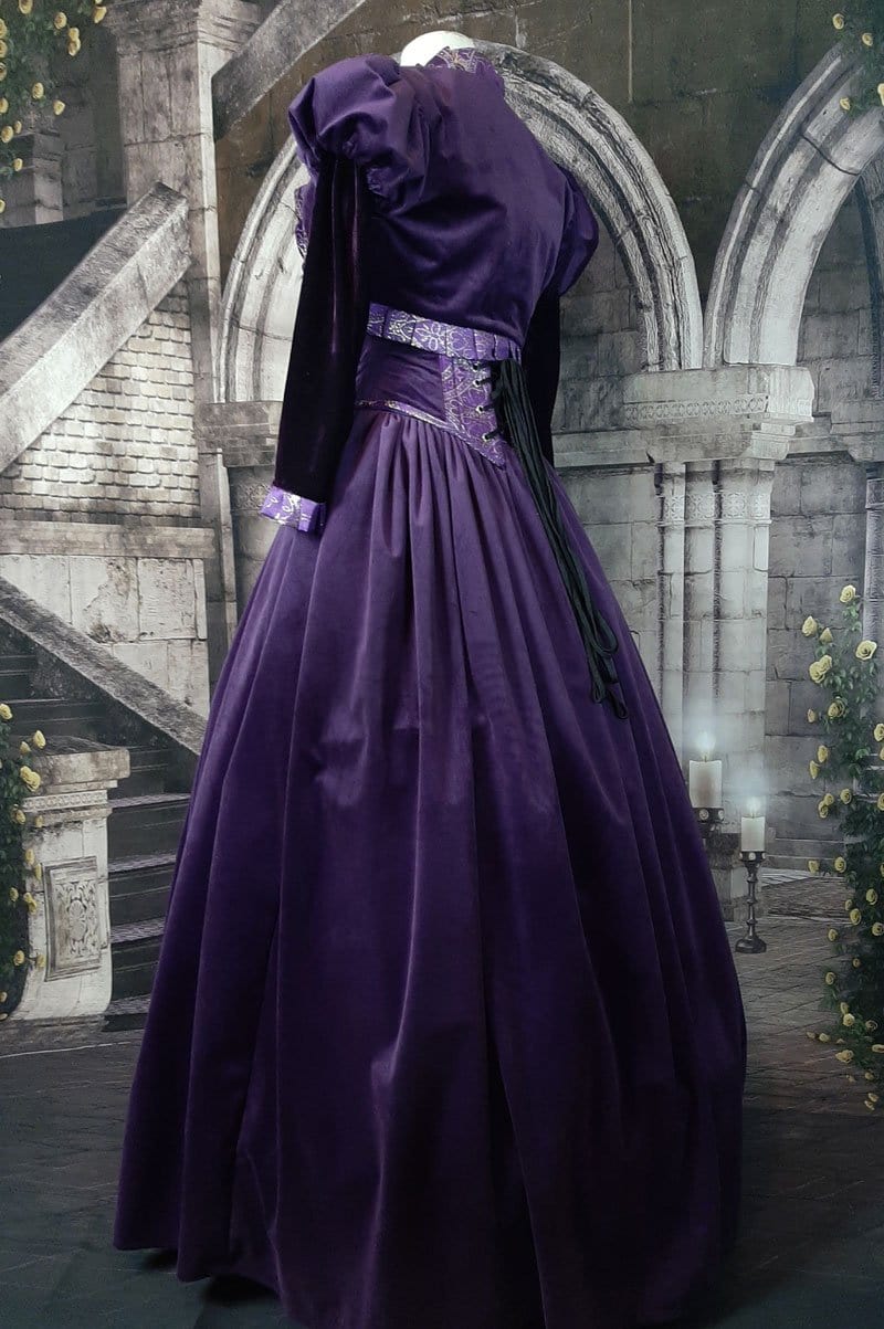 Gown medieval 2025